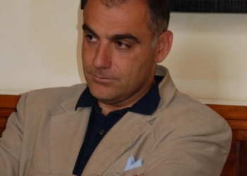 Pizzo bacchetta il PD