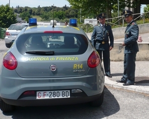 La Guardia di Finanza di Amelia scopre società che dichiara false assenze per malattia dei dipendenti: indebiti contributi percepiti dallo Stato per 75 mila euro