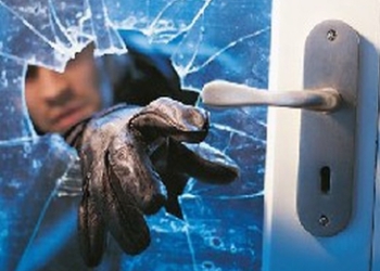 Rapina in casa a Montecchio, 72enne presa a schiaffi e pugni