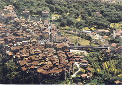 Bagnaia. Il 1° Luglio 2012, dalla mattina alla sera, un Mercatino in Piazza XX Settembre