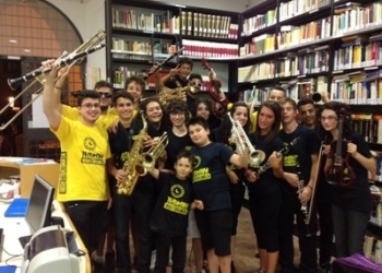 Trionfo per Simone Cristicchi e gli Orchestralunati al Divino Music Festival