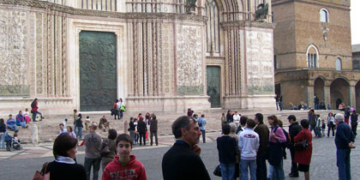 Il dirigente del settore Turismo risponde in merito al funzionamento dell’Ufficio di informazione e accoglienza turistica del Comune.