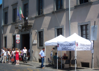 Da stamani il sindaco Concina ha trasferito il suo ufficio sotto il tribunale