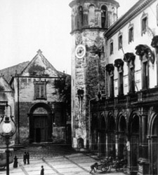 Si stringe il cerchio delle proteste attorno a piazza della Repubblica