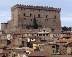 Soriano nel Cimino, il sindaco Menicacci: “Multe salate per chi abbandona i rifiuti per strada”