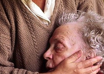 Alzheimer: una malattia che colpisce anche le istituzioni