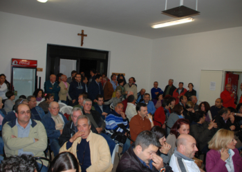 Dopo la discarica anche il deposito di carcasse. La gente dice ”no”