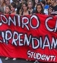 GLI STUDENTI SCENDONO IN PIAZZA