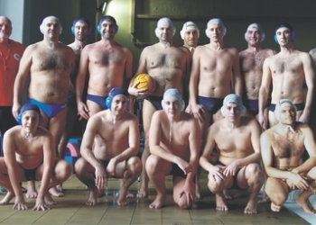 Saluto a Giuseppe Scalabrella dalla sua squadra di pallanuoto di Orvieto