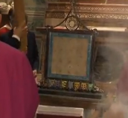 La solenne processione del Corporale dal Duomo al luogo del miracolo