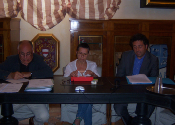 Csco, le minoranze contro la chiusura. Convocato un consiglio comunale per la “non imparzalità” di Frizza