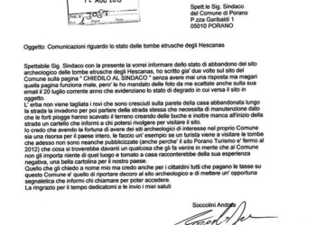 Il sito archeologico Hescanas divorato dalle erbacce. Strada in dissesto