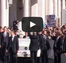 Da Papa Francesco soci e vetture  del Club Città di Orvieto Club Fiat 500