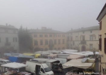 Il centro di Orvieto nella nebbia
