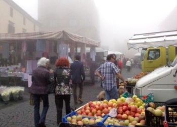 Il centro di Orvieto nella nebbia