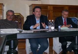 Quel buco lo conoscevano tutti. Una storia zeppa di omissioni e di bugie