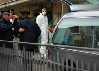 Trovato sotto il letto il 51enne morto in casa