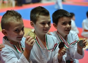 Karatè. Grande soddisfazione della scuola Keikenkai del mastro Valeri a 7° Campionato Italiano e Coppa Italia