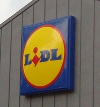 La LIDL chiude. E i clienti raccolgono firme per salvare il negozio di Sferracavallo