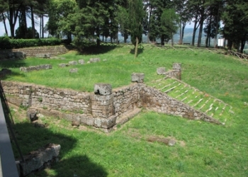 Volontari cercano di tutelare il decoro di Orvieto