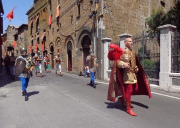 Oggi è Festa. Amarcord con il Corpus Domini 2014 di Piero Piscini. Il Corteo 2016 non sfila causa pioggia