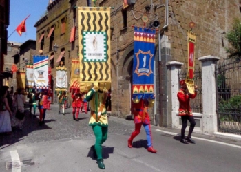 Oggi è Festa. Amarcord con il Corpus Domini 2014 di Piero Piscini. Il Corteo 2016 non sfila causa pioggia