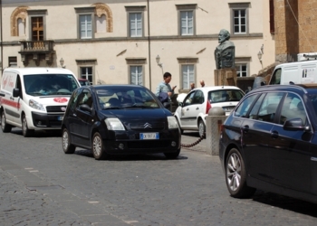 Le auto soffocano il Centro storico e la speranza