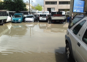 Un acquazzone e la zona di Santa Letizia si allaga