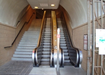 Le scale mobili si muovono