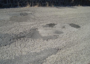 Strada dell’aeroporto. Una rattoppata e via