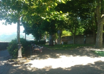 Continua la visita dei giardini pubbici orvietani. La Confaloniera