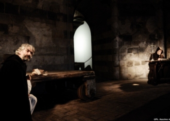 NEI SOTTERRANEI DEL DUOMO DI ORVIETO LO SPETTACOLO TEATRALE PIETRE VIVE