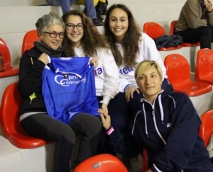 A sorpresa eletto il primo personaggio della settimana tra il pubblico di Azzurra Ceprini Orvieto . E’ Maddalena Ceino, tifosa del basket cittadino e “zia” del basket femminile