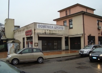 Ex Coop, braccio di ferro su affitto e licenze. La rabbia dei commercianti