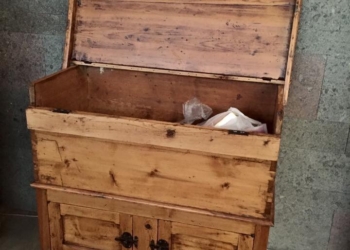 A Sferracavallo una madia in chiesa per chi ha bisogno