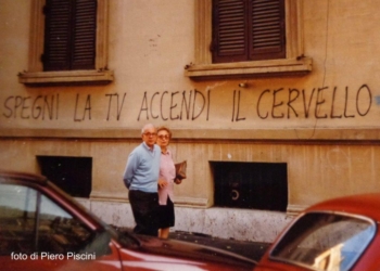 Accendi il cervello. Su un muro a Roma