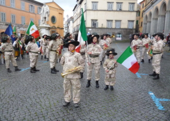 Acquapendente. Grande successo per la manifestazione in sostegno di Salvatore Girone e Massimiliano Latorre
