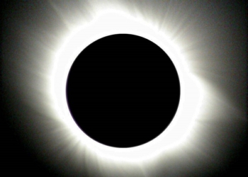 Eclissi solare, osservazione gratuita in piazza Duomo