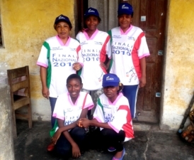 I colori di Azzurra Orvieto a Douala per un sorriso