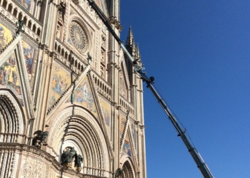 Duomo di Orvieto, lavori di ripulitura sulla facciata