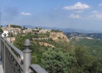 Visite guidate alla scoperta della più bella terrazza delle Valle dei Calanchi