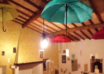 In mostra una collezione di cartoline augurali