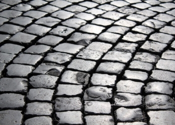 Dal 4 maggio lavori per il ripristino dei selciati in alcune zone del centro storico