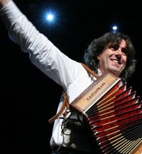 E’ LA SERATA DI AMBROGIO SPARAGNA CON LO SPETTACOLO BALLO!