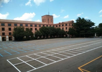 Parcheggi, residenti alla Piave. Piazza Cahen diventa tutta a strisce blu