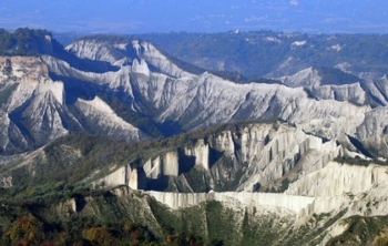 VALLE DEI CALANCHI COAST TO COAST