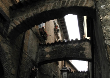 W Orvieto. La città vista da Alberto Bellini. Gli Scorci #1