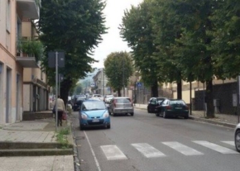 Orvieto. Viale Primo Maggio senza parcheggi e viabilità pericolosa. Petizione dei residenti