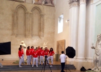 Azzurra Ceprini A1- Le biancorosse in posa nella Chiesa di S. Agostino al cospetto del Mochi