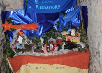 Tanta gente ai Presepi del Borgo